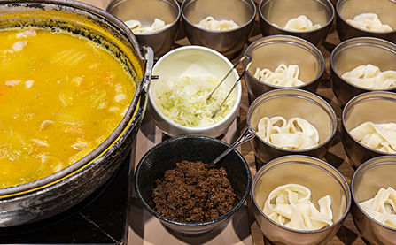 山梨の三大ご当地麺を朝食で食べ比べ