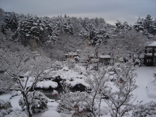 山梨県　温泉旅館　油断しました！！大雪です。