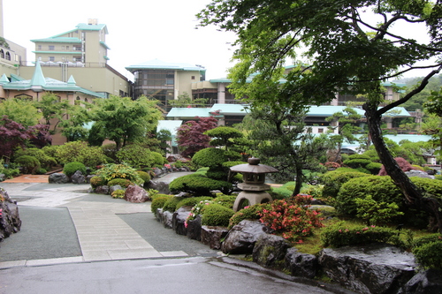 富士山温泉ホテル鐘山苑：庭園