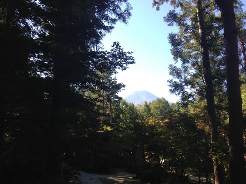 富士山温泉ホテル鐘山苑：庭園・紅葉