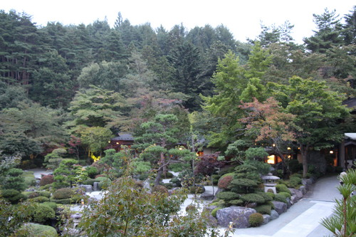 庭園の紅葉情報No.1｜富士山温泉ホテル鐘山苑