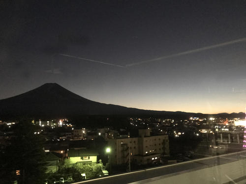 富士山シルエット スタッフブログ ふじさん日和 富士山の見える温泉旅館 富士山温泉ホテル鐘山苑公式hp